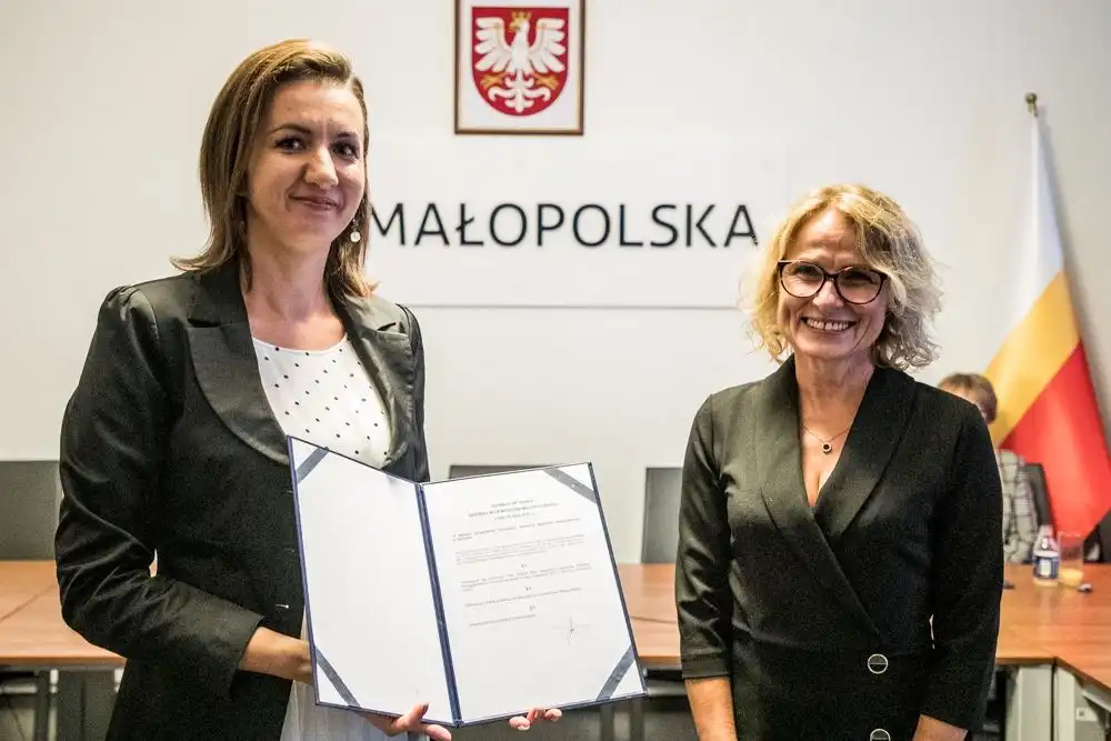 Nominacje dla dyrektorów małopolskich szkół i bibliotek wręczone