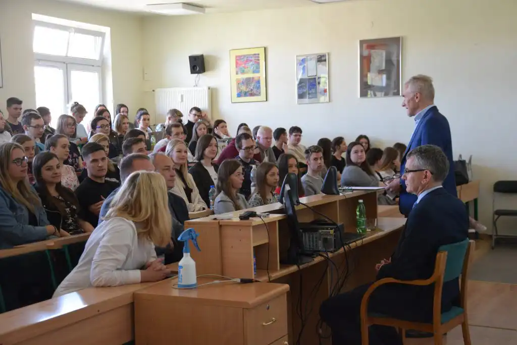 Burmistrz Jacek Lelek spotkał się ze studentami PWSZ