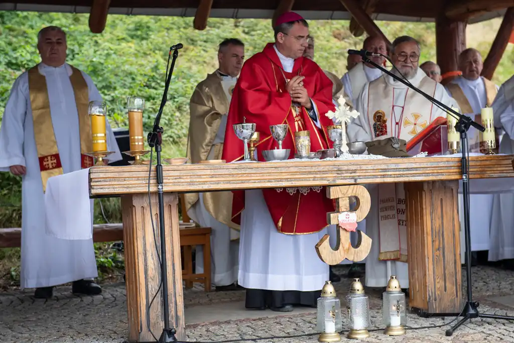Na Hali Łabowskiej została odprawiona msza święta w intencji księdza kapelana Władysława Gurgacza i Żołnierzy  PPAN
