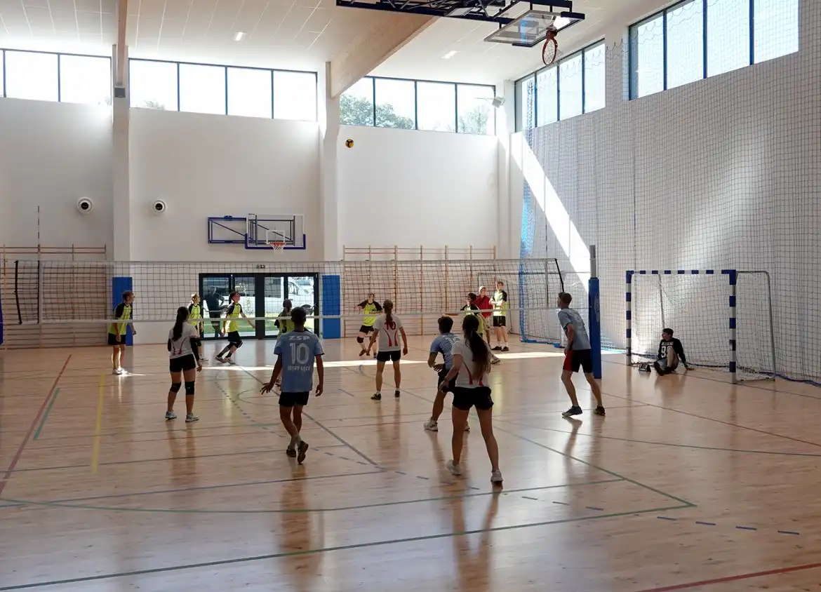 Turniej Szkół Mundurowych w Powiatowym Centrum Sportu w Marcinkowicach