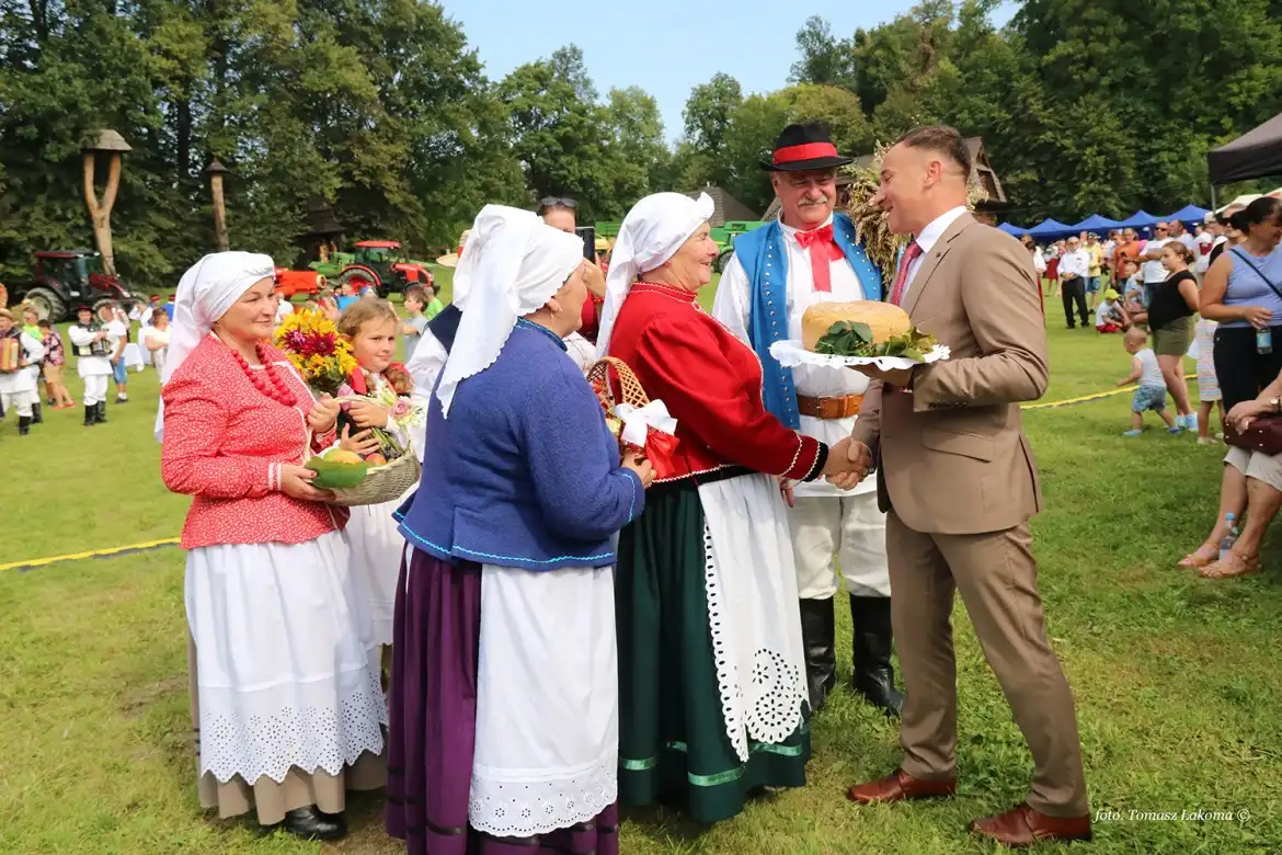 Uroczystość dożynkowa gminy Grybów w Sądeckim Bartniku