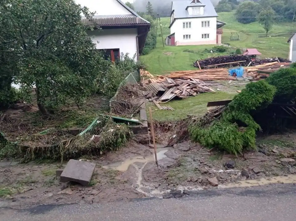 Intensywne opady deszczu zniszczyły drogi na terenie gminy Muszyna