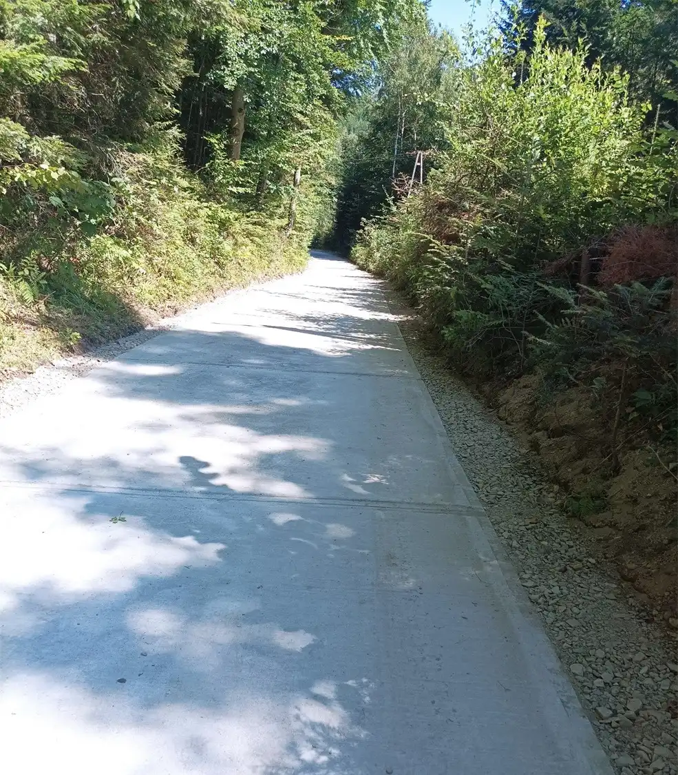 Letnie inwestycje drogowe w Obidzy. Poprawa infrastruktury na kluczowych odcinkach