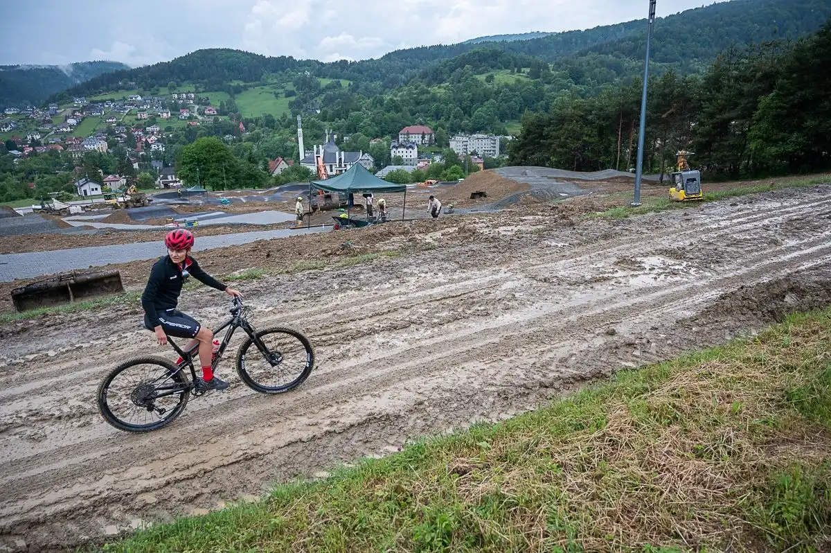 Przygotowania do Igrzysk idą pełną parą. Marszałek Witold Kozłowski wizytował obiekty sportowe w Nowym Sączu, Krynicy-Zdroju i Tarnowie