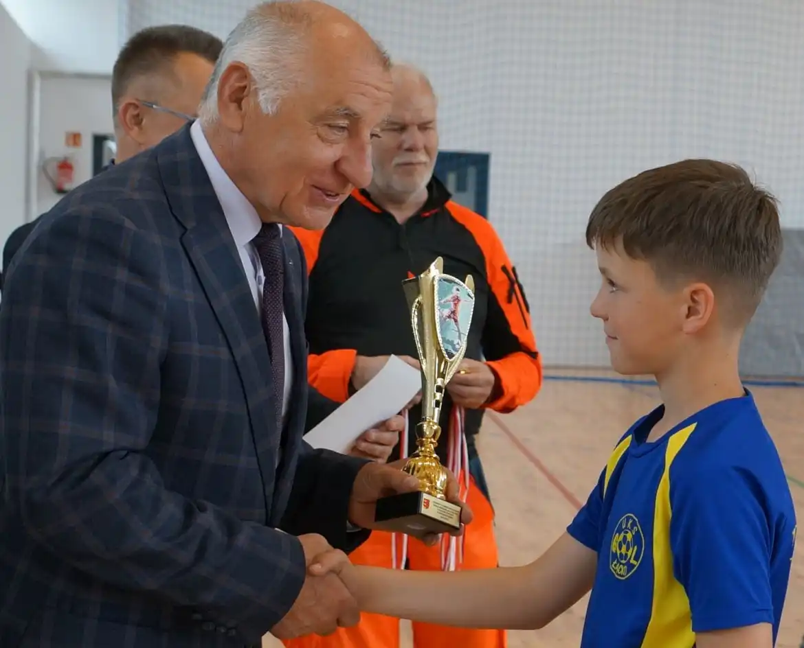 Młodzi piłkarze walczyli o Puchar Starosty Nowosądeckiego