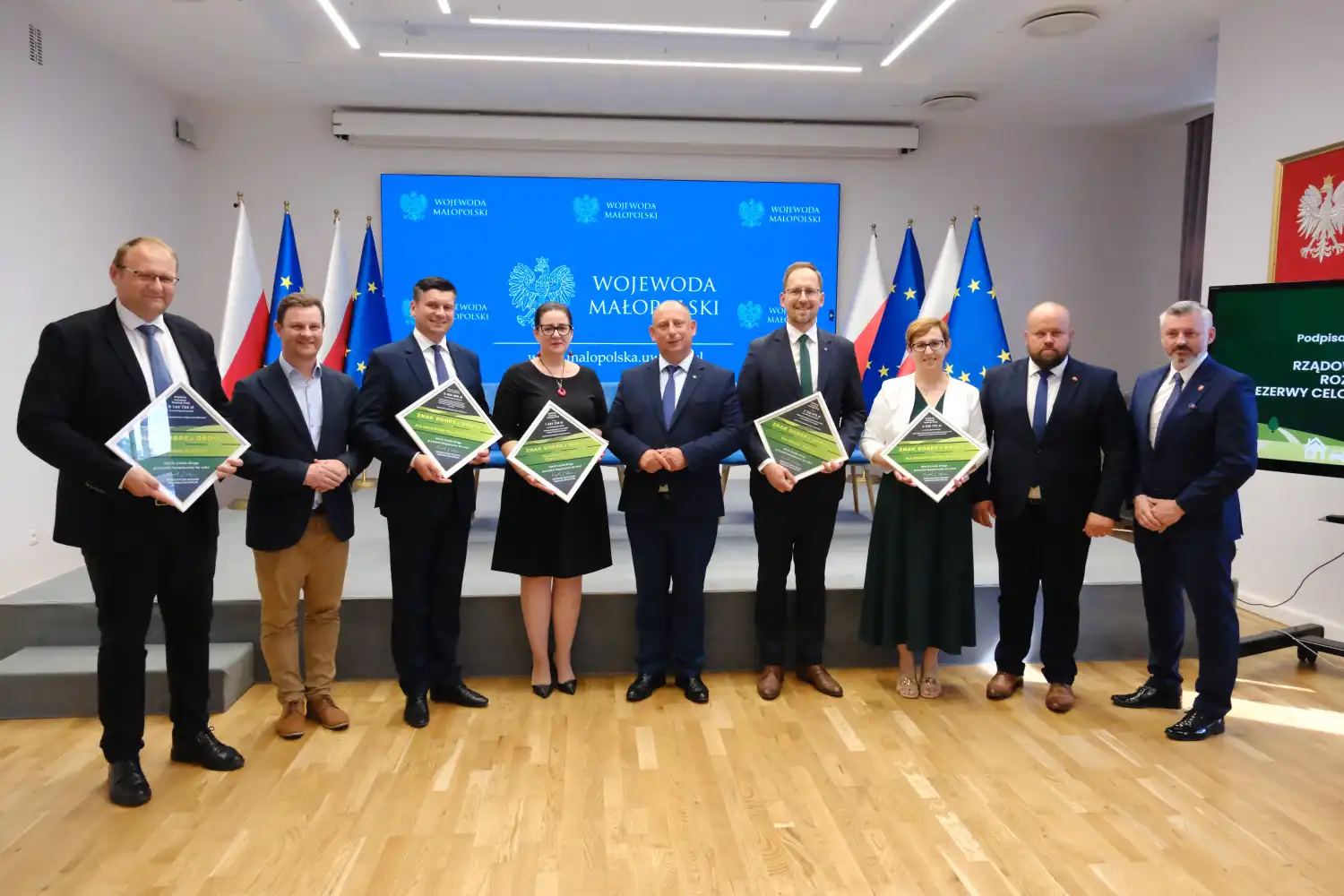 Powiat limanowski z dofinansowaniem do remontu jednej z dróg powiatowych