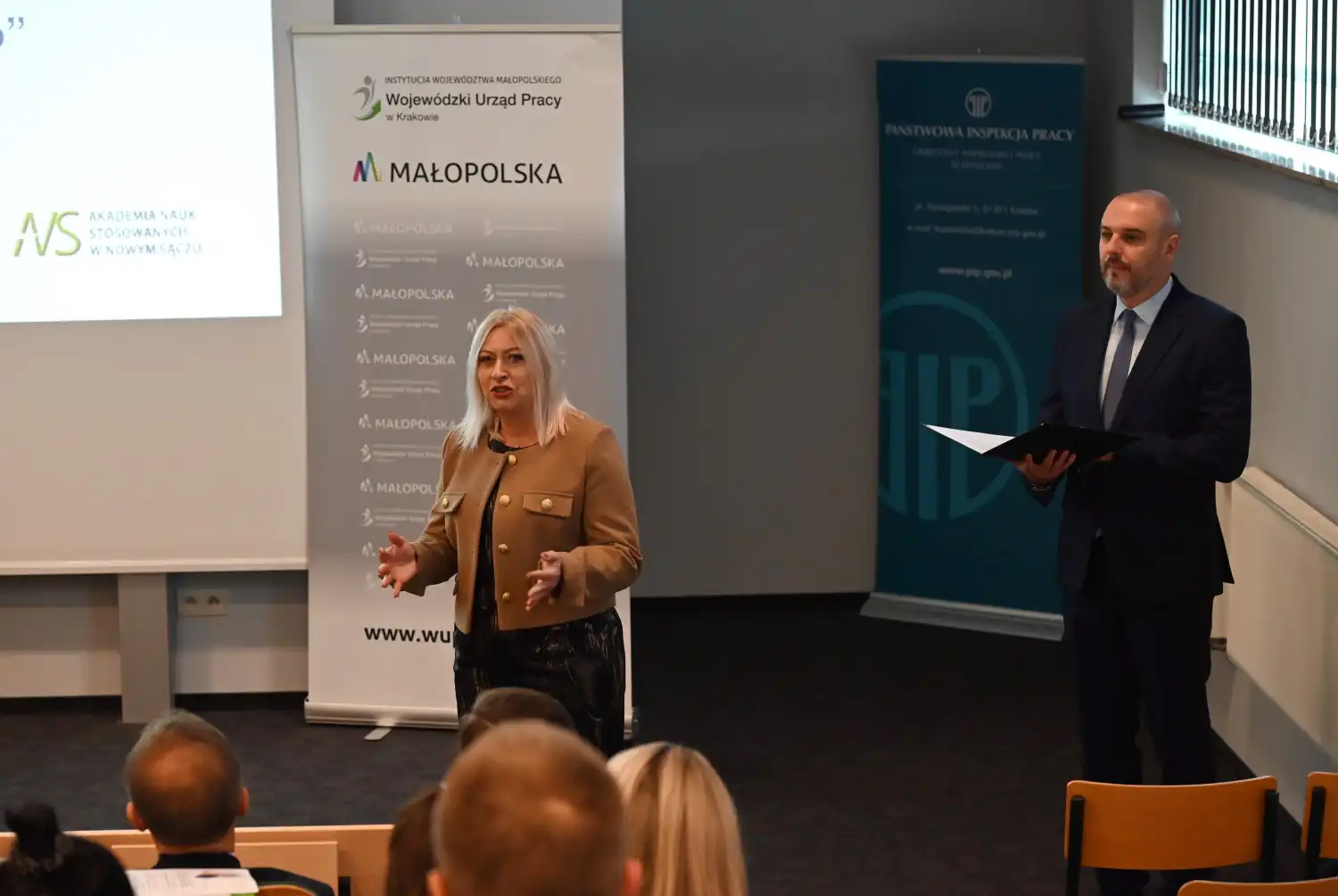 Jak zapobiegać wypaleniu zawodowemu? Eksperci debatowali w Nowym Sączu