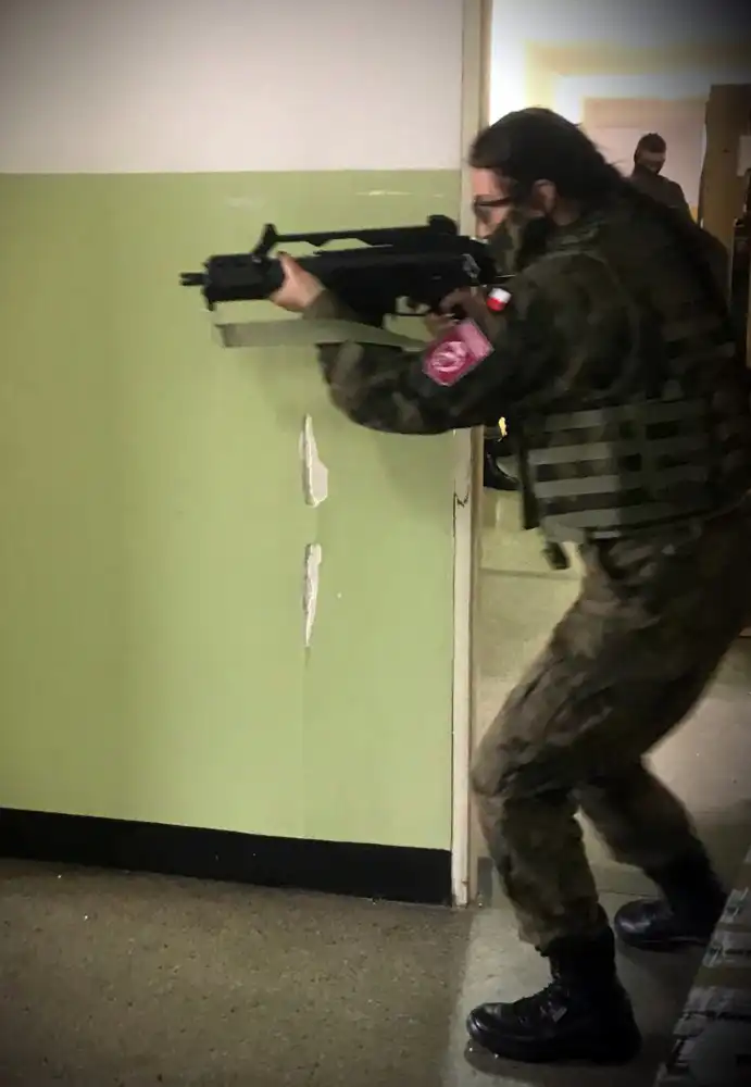 Uczniowie klas wojskowych ZS w Marcinkowicach uczą się jak prowadzić działania ofensywne