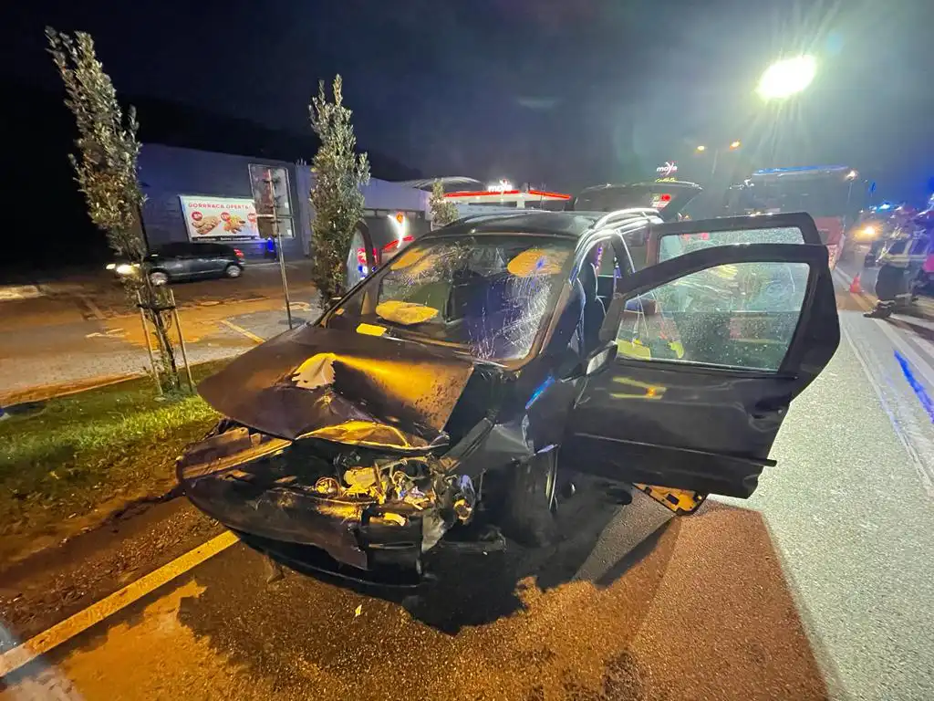 Kraksa na ul. Lwowskiej w Nowym Sączu. 4 osoby trafiły do szpitala
