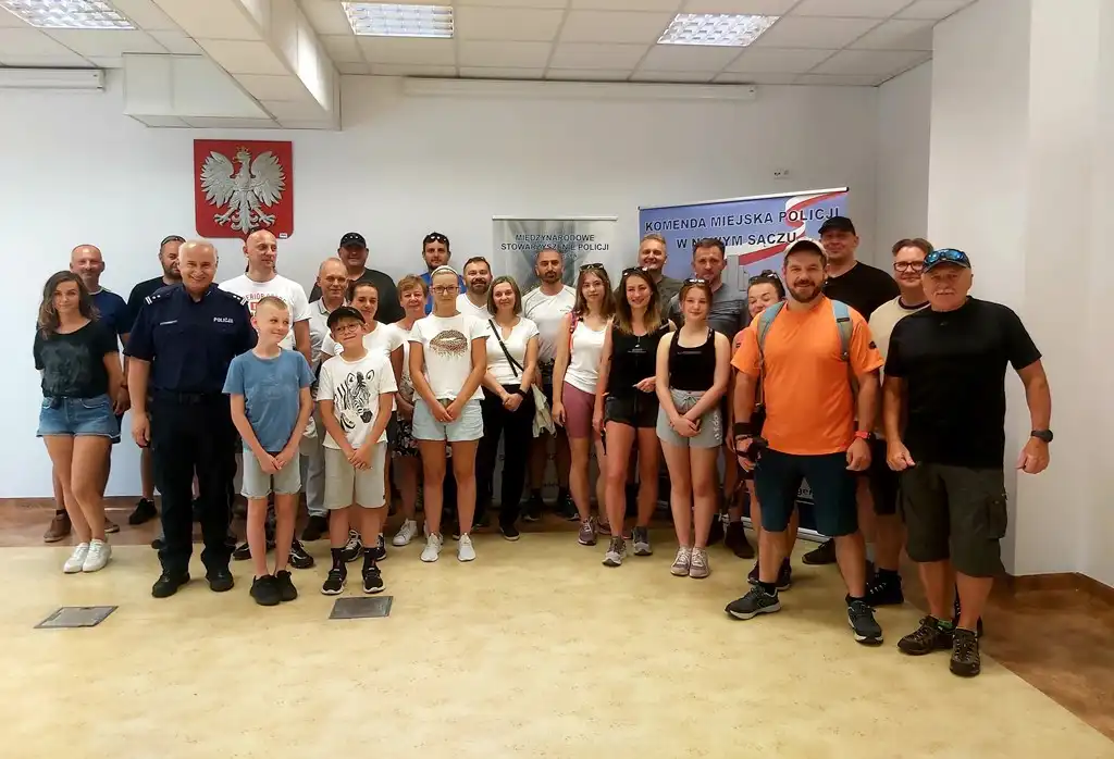 Sądeccy policjanci po raz czwarty wyruszyli w góry na charytatywny rajd