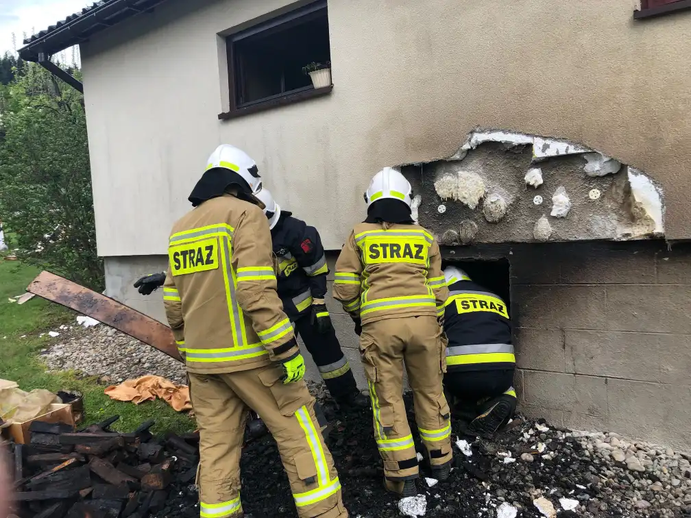 Tragiczny pożar domu w Ptaszkowej. Nie żyje 87-letnia kobieta