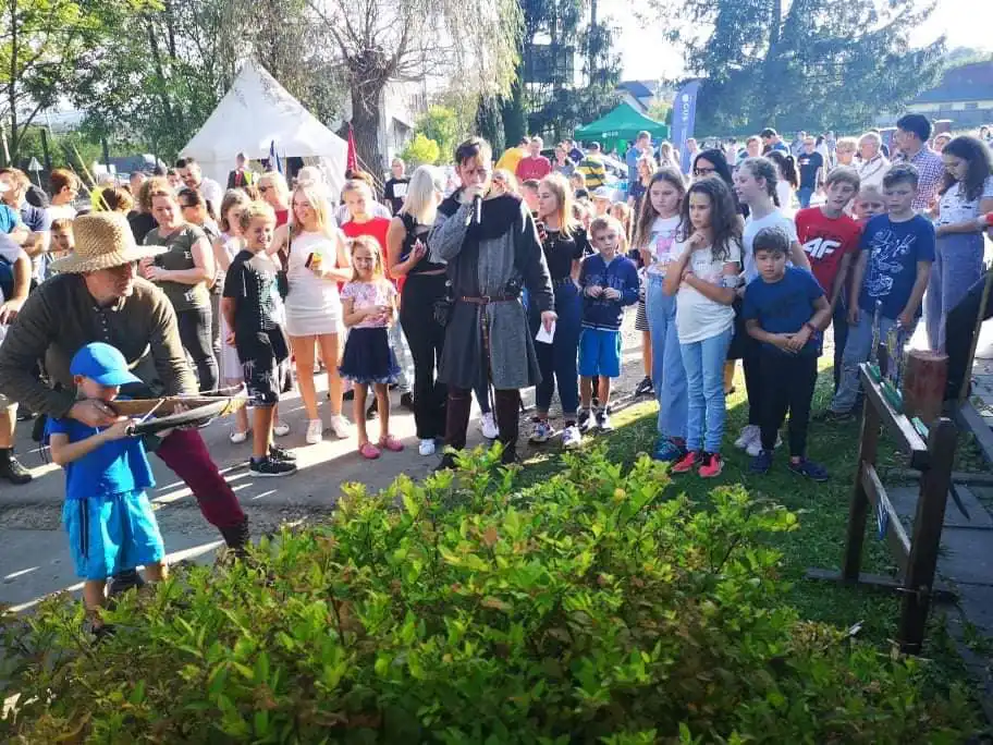 Na terenie Szkoły Podstawowej nr 17 w Nowym Sączu odbył się Piknik z Tradycją