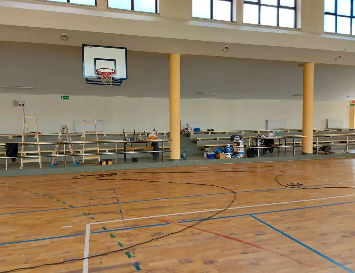 Trwa remont hali sportowej w ZSP w Krynicy-Zdroju
