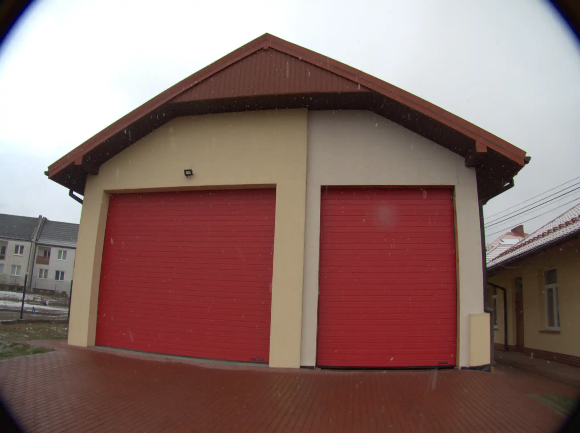 Rewitalizacja budynku garażowego OSP w Gładyszowie. Nowe fundamenty i instalacje