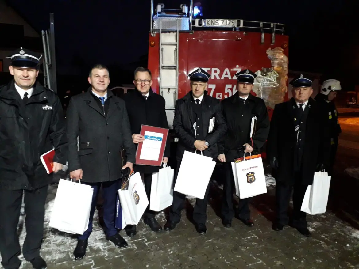 Druhowie z OPS Jazowsko mają nowy wóz strażacki