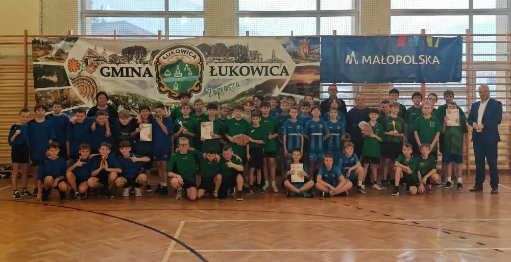 Młodzi koszykarze zakończyli sportowy rok. Stronie najlepsze w mini koszykówce