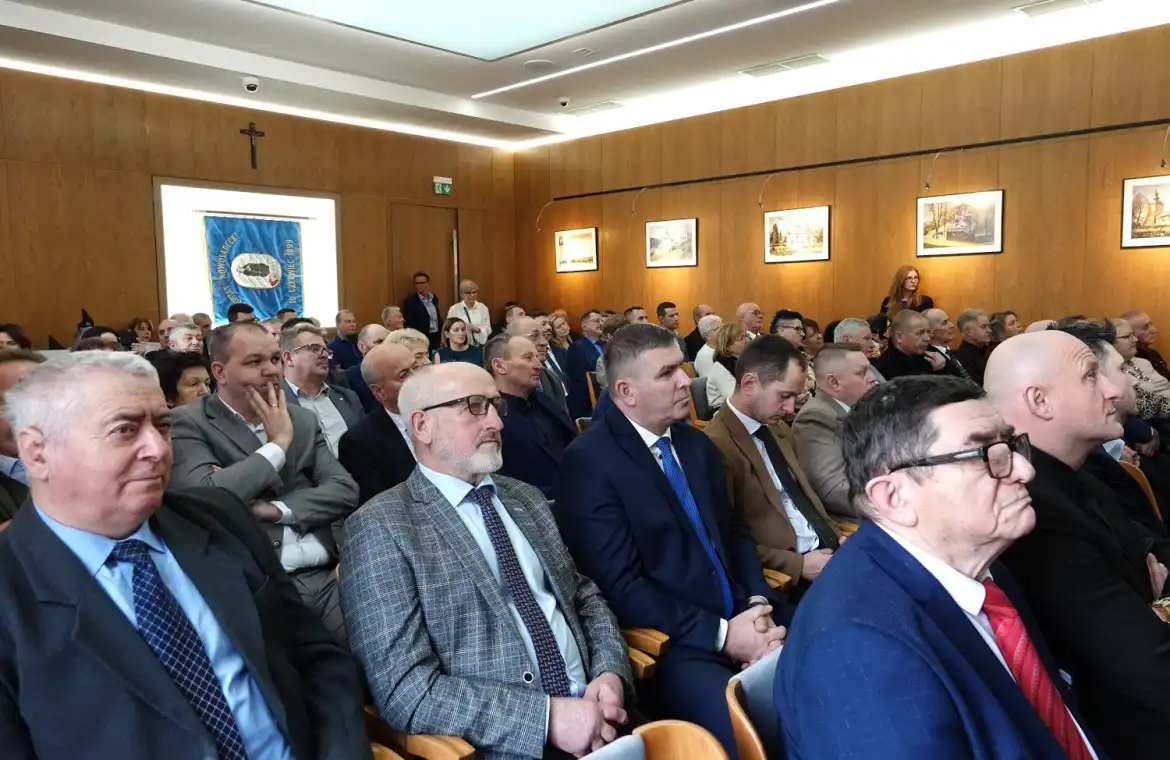 Opłatek i noworoczne wyzwania. Sołtysi Ziemi Sądeckiej spotkali się w Starostwie