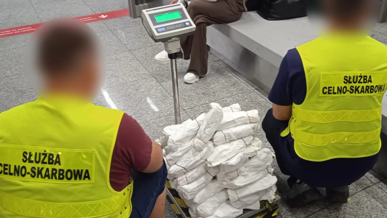 Kraków: Na lotnisku przechwycono 100 kilogramów narkotyków. Dwie kobiety trafiły do aresztu