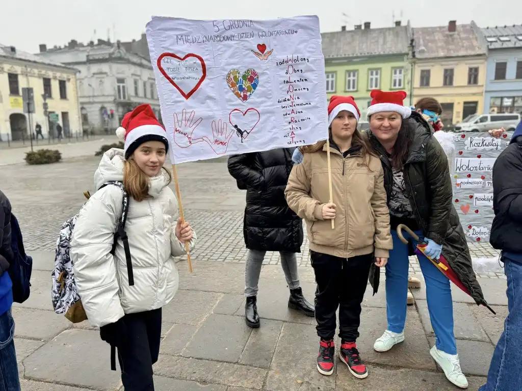 Międzynarodowy Dzień Wolontariusza po Sądecku. Święto serc pełnych dobra