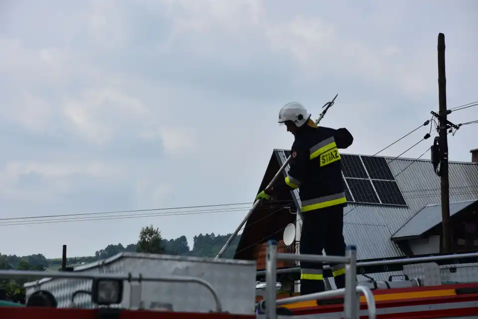 Trąba powietrzna w powiecie nowosądeckim: Do gmin trafią pierwsze środki pieniężne