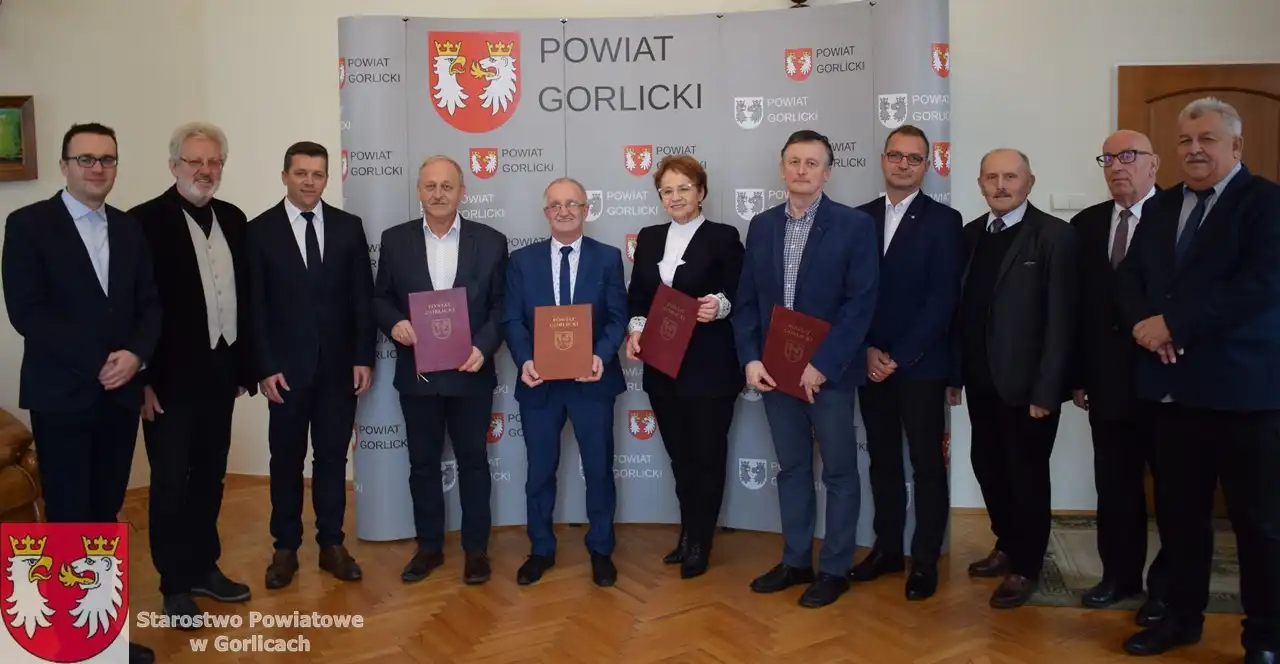 W powiecie gorlickim szykują się kolejne inwestycje drogowe. Umowy podpisane