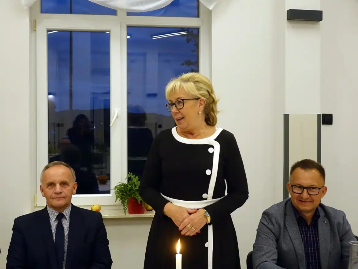 Przedstawiciele władz Powiatu Nowosądeckiego i Zespół Regionalny „Janczowioki” gościli na powiatowo-gminnych dożynkach w Strzepczu