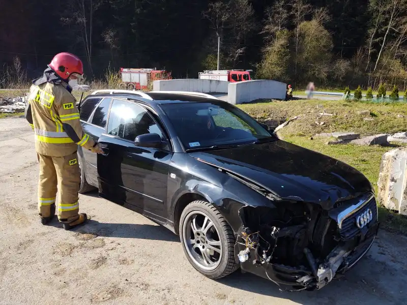 Wypadek w Piątkowej. Jedna osoba trafiła do szpitala