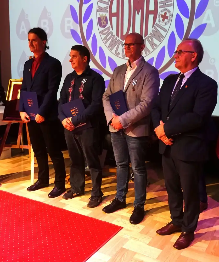 Sztandar HDK 'ADMA' w Grybowie poświęcony. Wyróżnienia dla krwiodawców