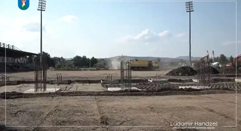 Na budowie stadionu miejskiego Sandecji praca wre