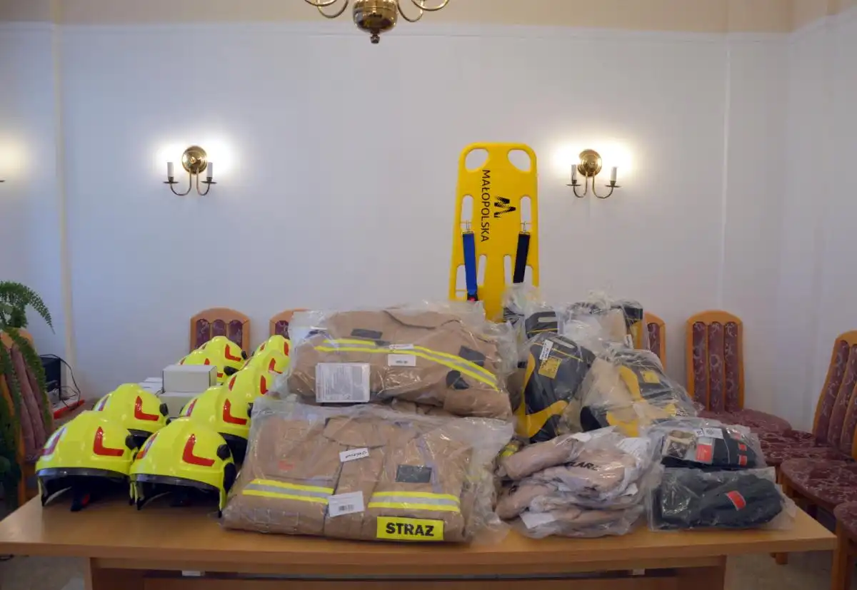 Bezpieczeństwo w akcji. Nowa odzież dla OSP w Łososinie Dolnej