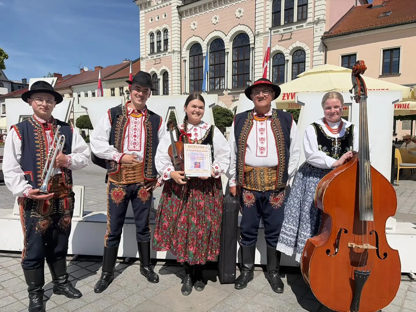 Historyczny sukces „Starosądeczan”. Z Żywca wracają ze Złotym i Srebrnym Żywieckim Sercem