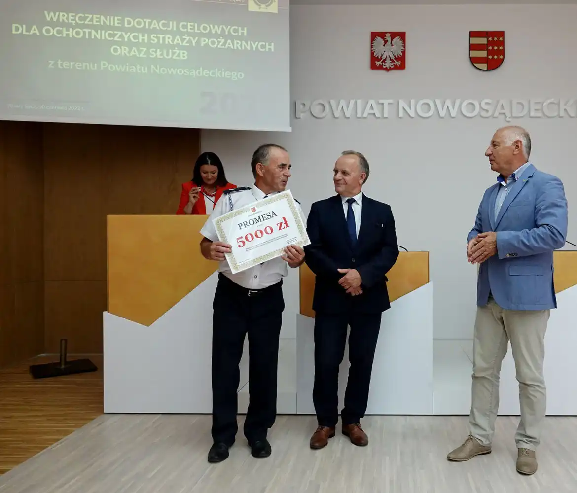 Blisko 300 tys. zł dla strażaków ochotników i służb z terenu powiatu nowosądeckiego