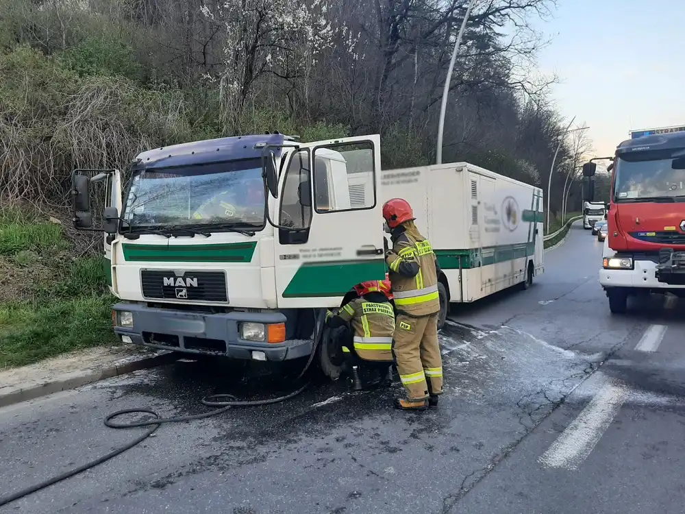 Pożar samochodu ciężarowego na ul. Tarnowskiej w Nowym Sączu