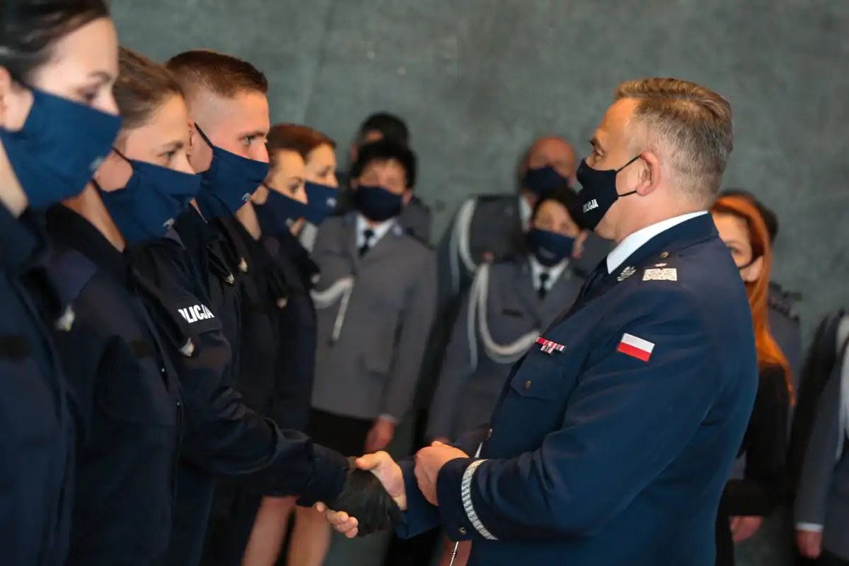 Nowi policjanci w jednostkach małopolskiego garnizonu Policji. Również w Komendzie w Gorlicach oraz Limanowej