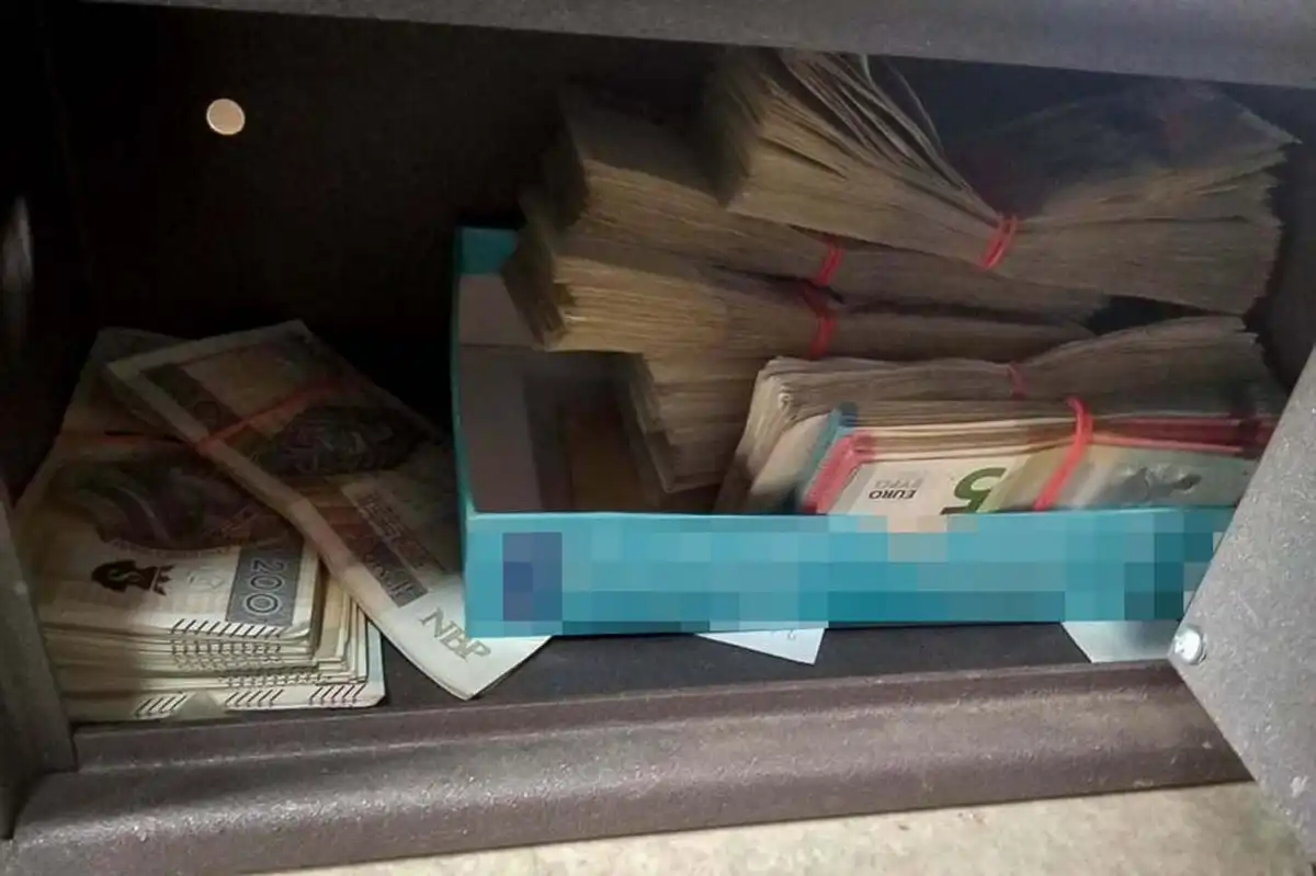 Funkcjonariusze KaOSG, śląskie CBŚP oraz czescy celnicy rozbili polsko-czeski gang zajmujący się produkcją i sprzedażą metamfetaminy