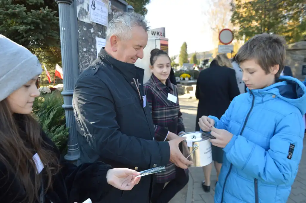 Stary Sącz: Kwesta na odnowienie nagrobków rozliczona