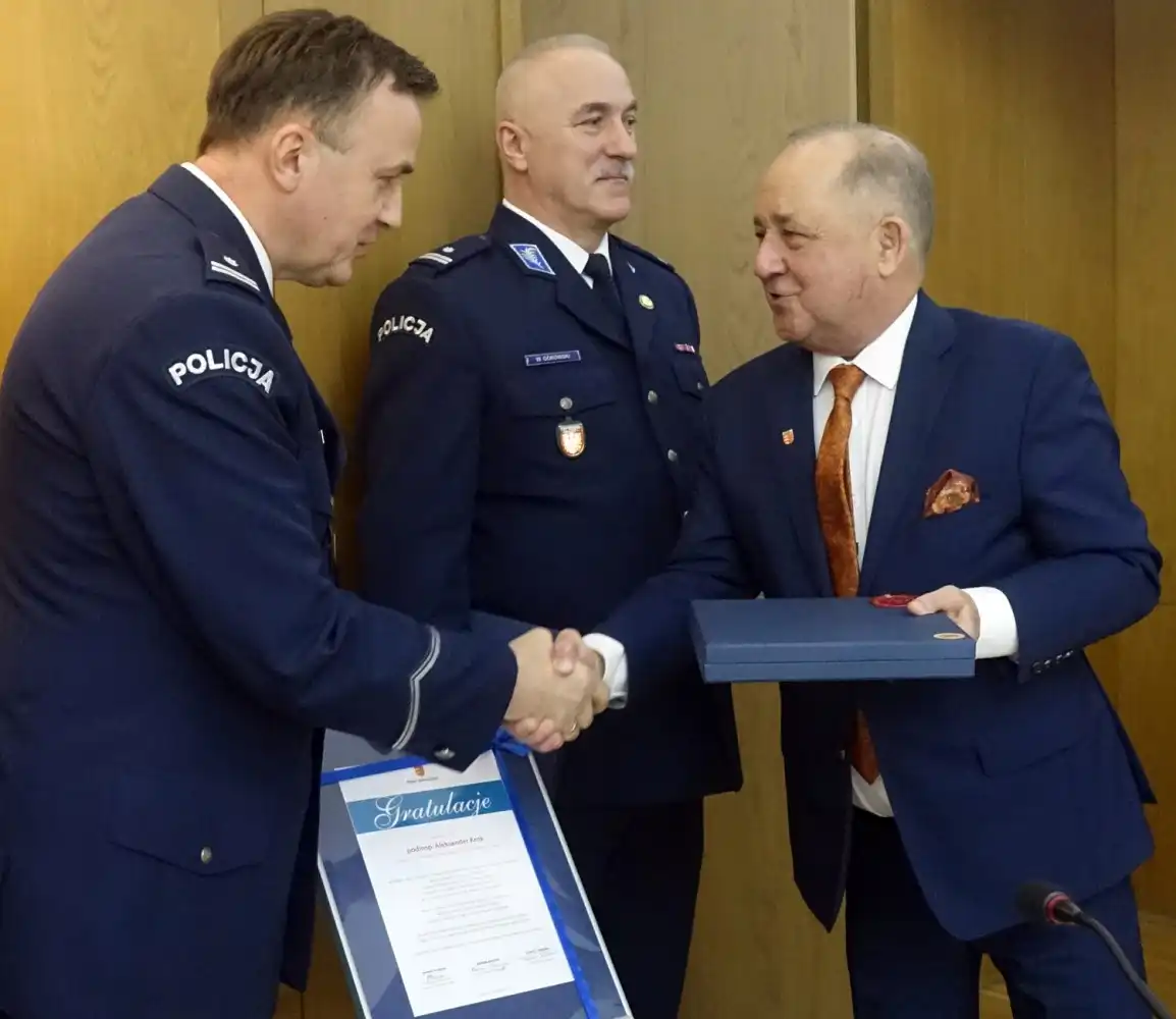 Pożegnanie z mundurem i gratulacje dla nowych liderów służb porządkowych w Nowym Sączu
