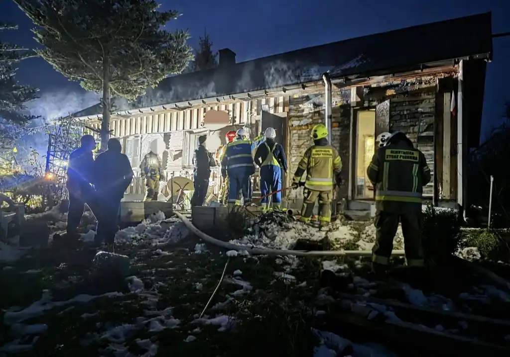 Trudny teren i płonący budynek. Polaris Ranger uratował sytuację
