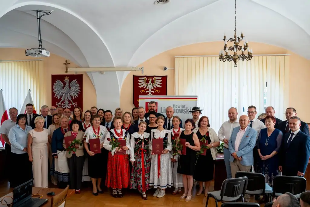 Mistrzowie sportu i ambasadorzy kultury nagrodzeni. Powiat Limanowski wręczył prestiżowe wyróżnienia