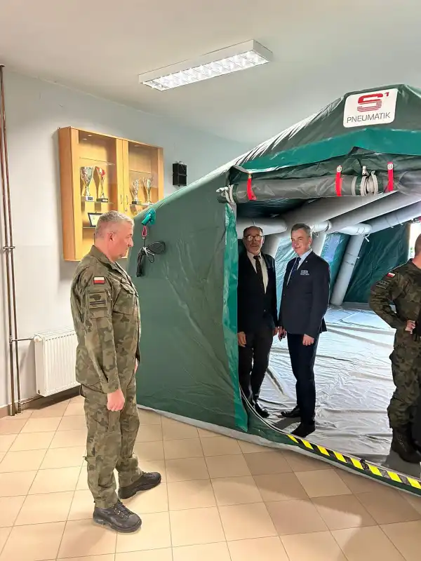 Nowoczesny namiot pneumatyczny dla 114 Batalionu Lekkiej Piechoty w Limanowej