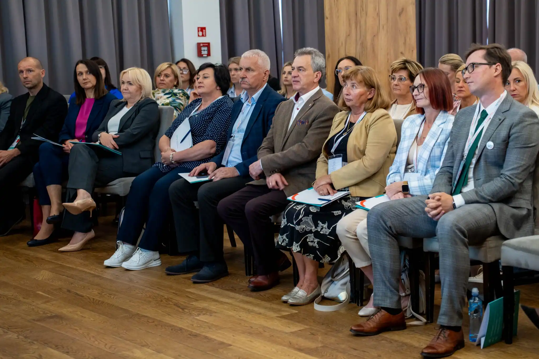 Za zamkniętymi drzwiami. O przemocy, wsparciu i nadziei. Konferencja w Limanowej
