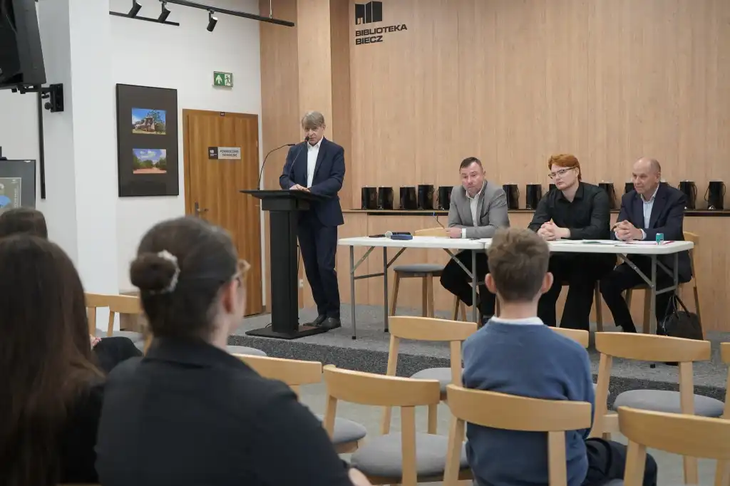Nowa kadencja, nowe wyzwania. Młodzież z Biecza rozpoczęła pracę w Radzie Miejskiej