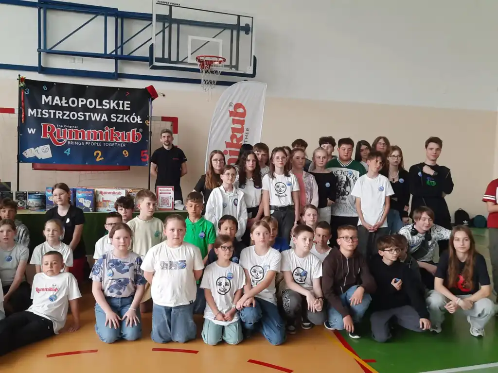 Gorlickie talenty podbijają plansze. Sukcesy uczniów z Biesnej w Rummikub