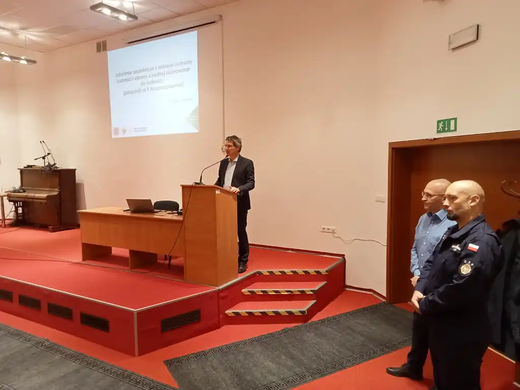 Tymbark szkoli służby i społeczność z ochrony ludności
