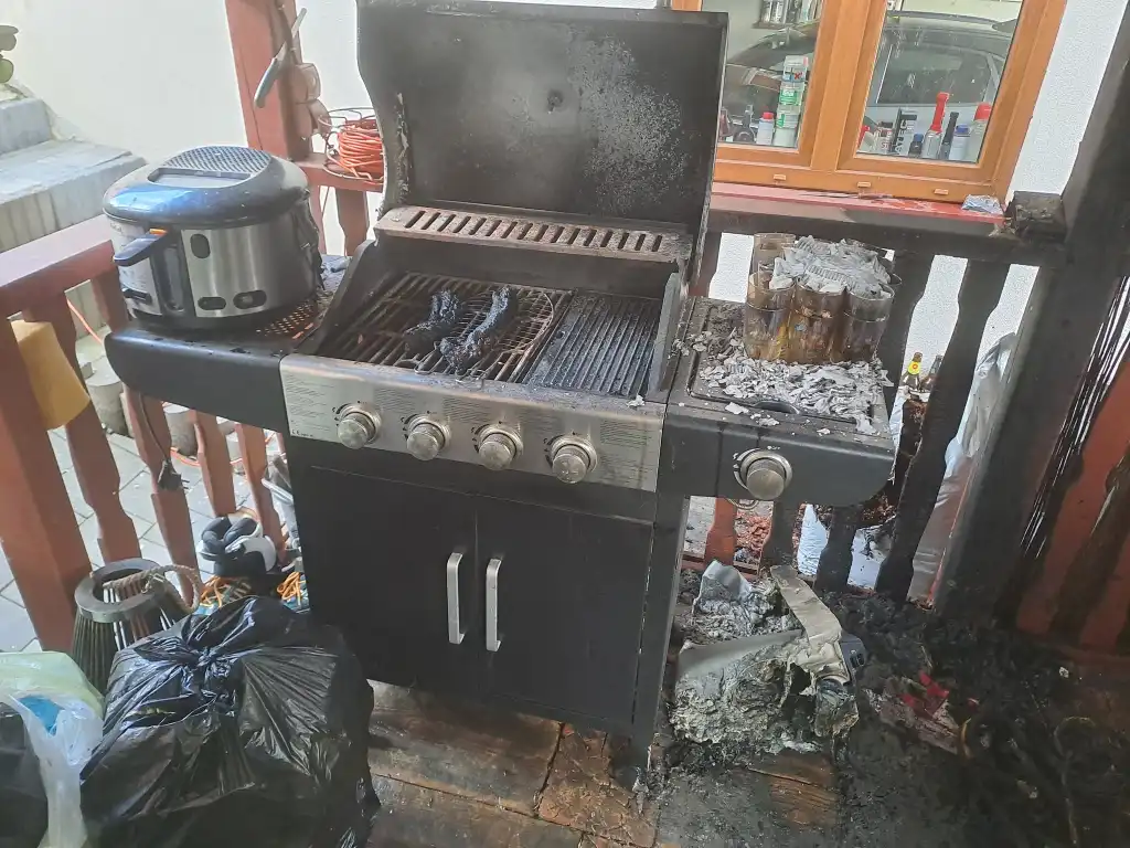 Pożar altany w Królowej Górnej. Winna kuchenka gazowa