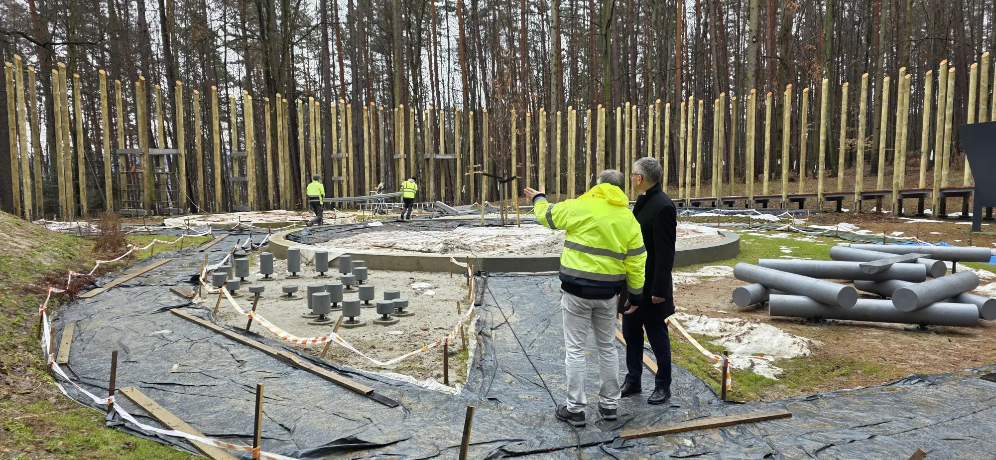 Kładka nad lasem i cztery sfery do odkrycia. Orbisfera nabiera kształtów