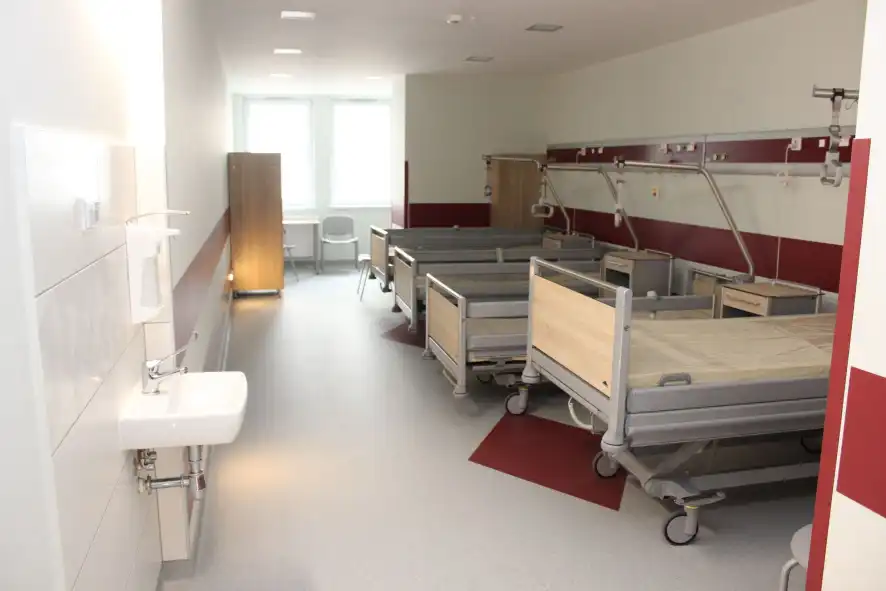 Szpital w Limanowej ma nowy ambulans
