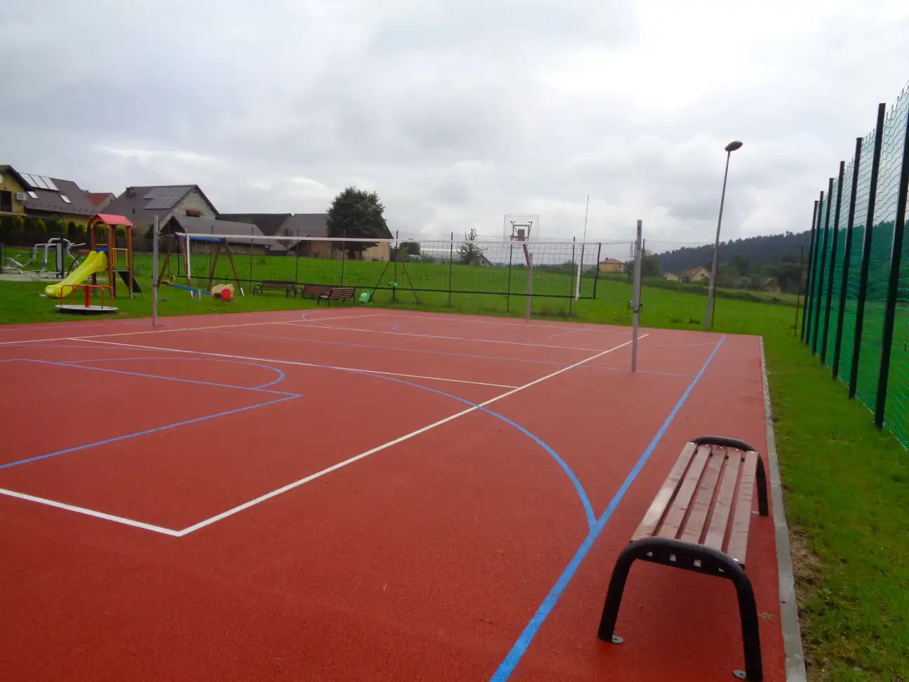 Zakończyła się modernizacja boisk sportowych w Naszacowicach