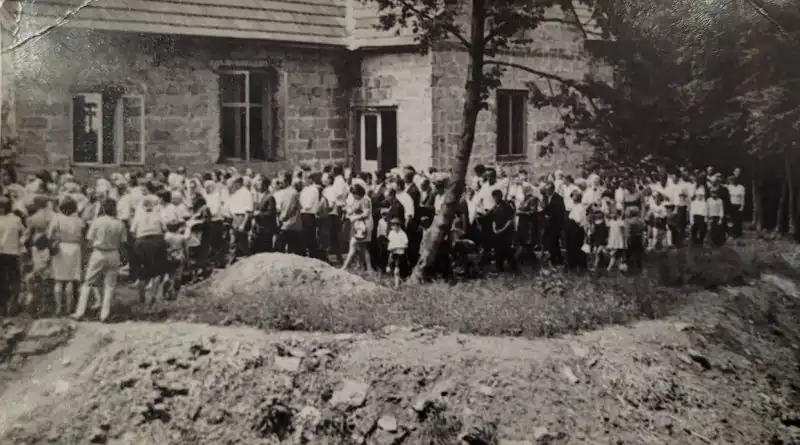 Powiatowa i Miejsko-Gminna Biblioteka Publiczna w Starym Sączu Filia w Przysietnicy poszukuje starych fotografii Przysietnicy