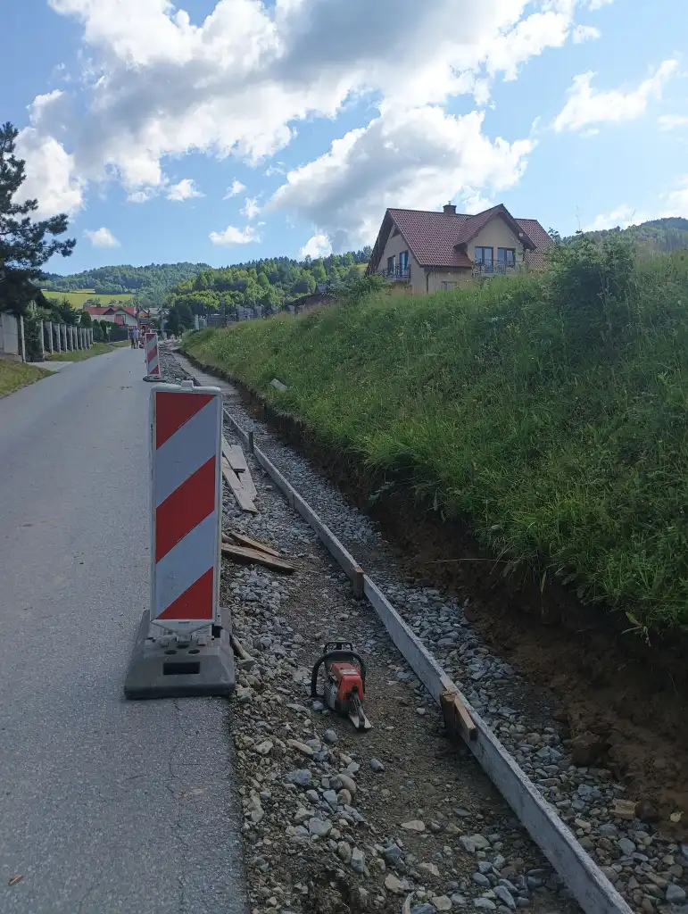 Nowy asfalt i szersza droga na os. Śmigowskie już wkrótce